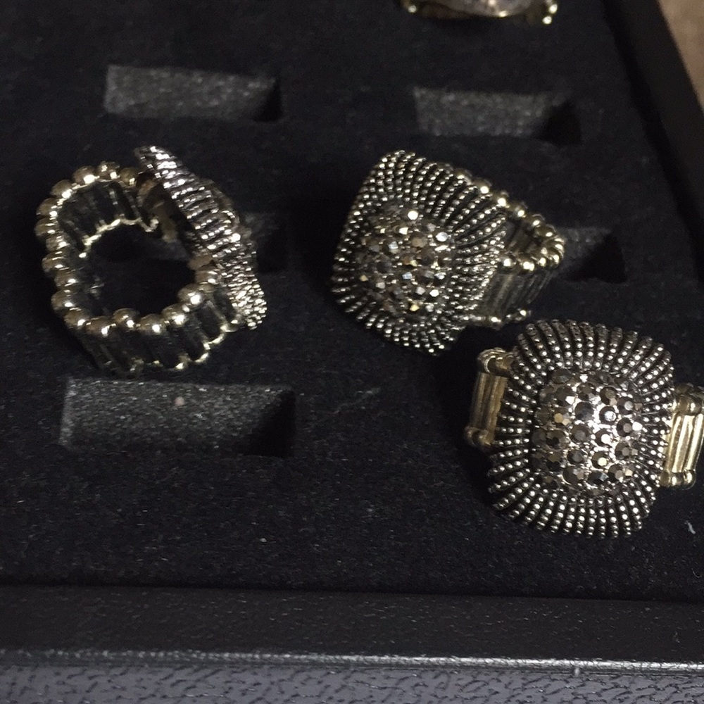 Silver stretch band rings with clear rhinestones